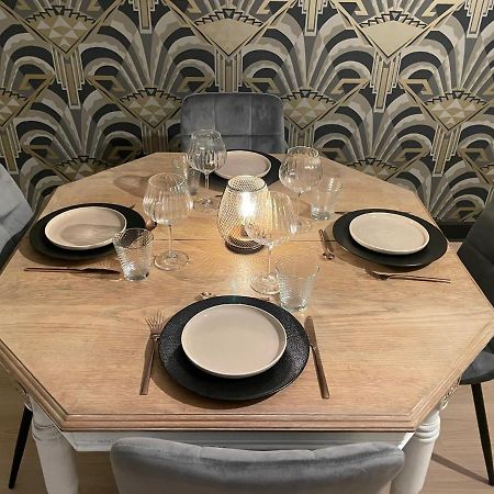ריימס Appartement De Charme Au Pied De La Basilique Saint Remi מראה חיצוני תמונה