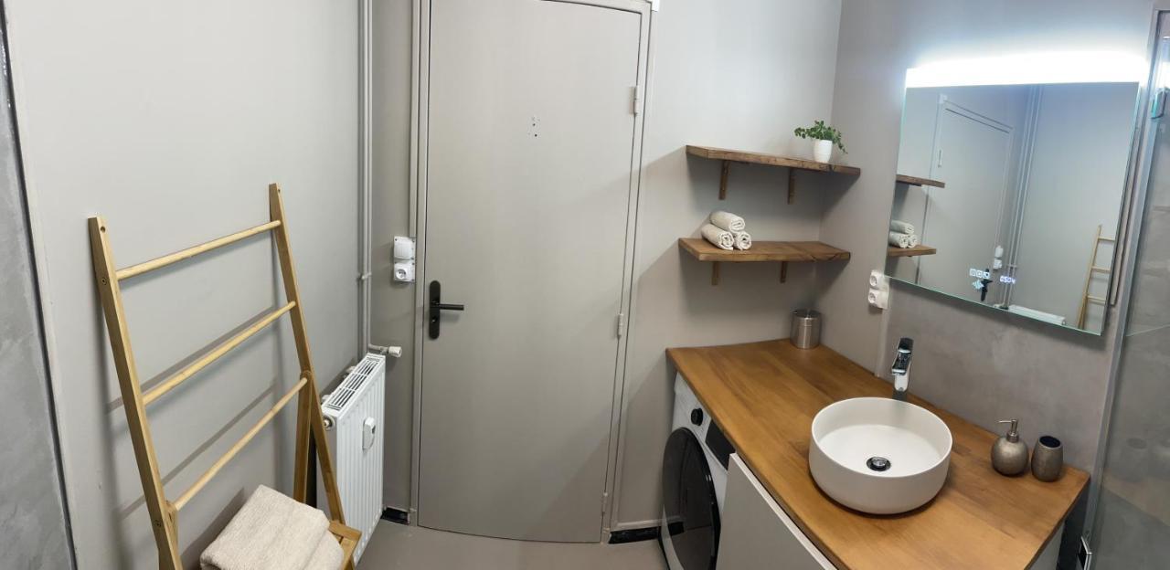 ריימס Appartement De Charme Au Pied De La Basilique Saint Remi מראה חיצוני תמונה