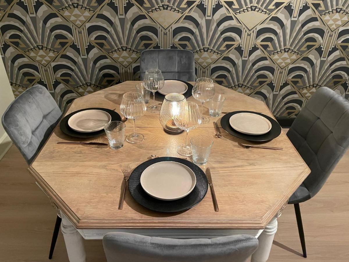 ריימס Appartement De Charme Au Pied De La Basilique Saint Remi מראה חיצוני תמונה